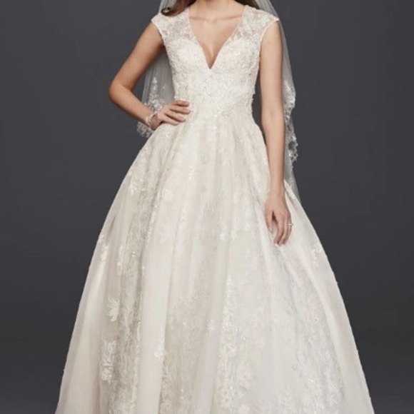 Oleg Cassini Dresses & Skirts - NWT Oleg Cassini CW748 Wedding Dress